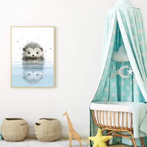 Plakat Młody Jeżyk w Wodzie.